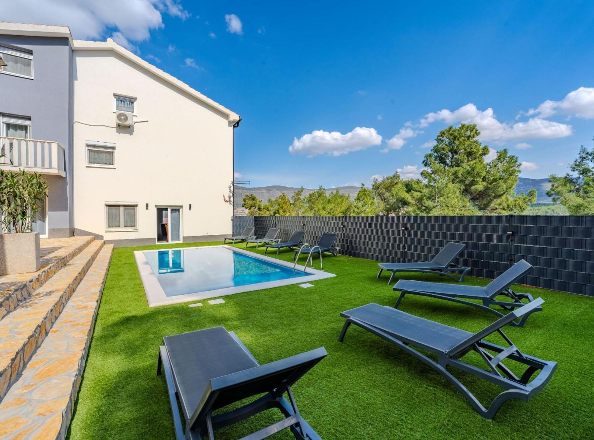 Ivanovi Dvori Villa Benkovac